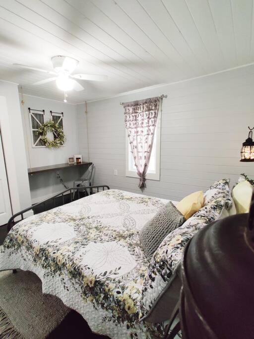 Honeycomb Gem, Beautifully Designed & Near Downtown Thomasville Eksteriør bilde