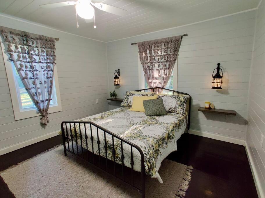 Honeycomb Gem, Beautifully Designed & Near Downtown Thomasville Eksteriør bilde