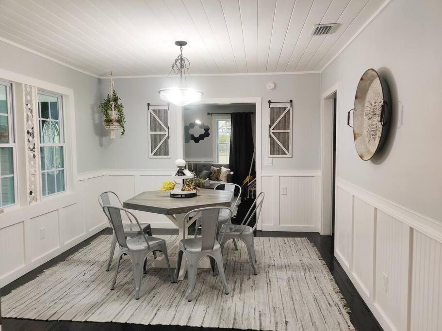 Honeycomb Gem, Beautifully Designed & Near Downtown Thomasville Eksteriør bilde